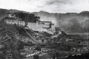 震撼！西藏民航60年巨变，空中禁区如何蜕变成世界屋脊“黄金通道”？